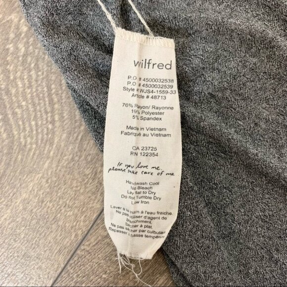 Aritzia Wilfred Long Sleeve Asymmetrical Hem Side Slit Top long sleeve Grey XS - Picture 12 of 14